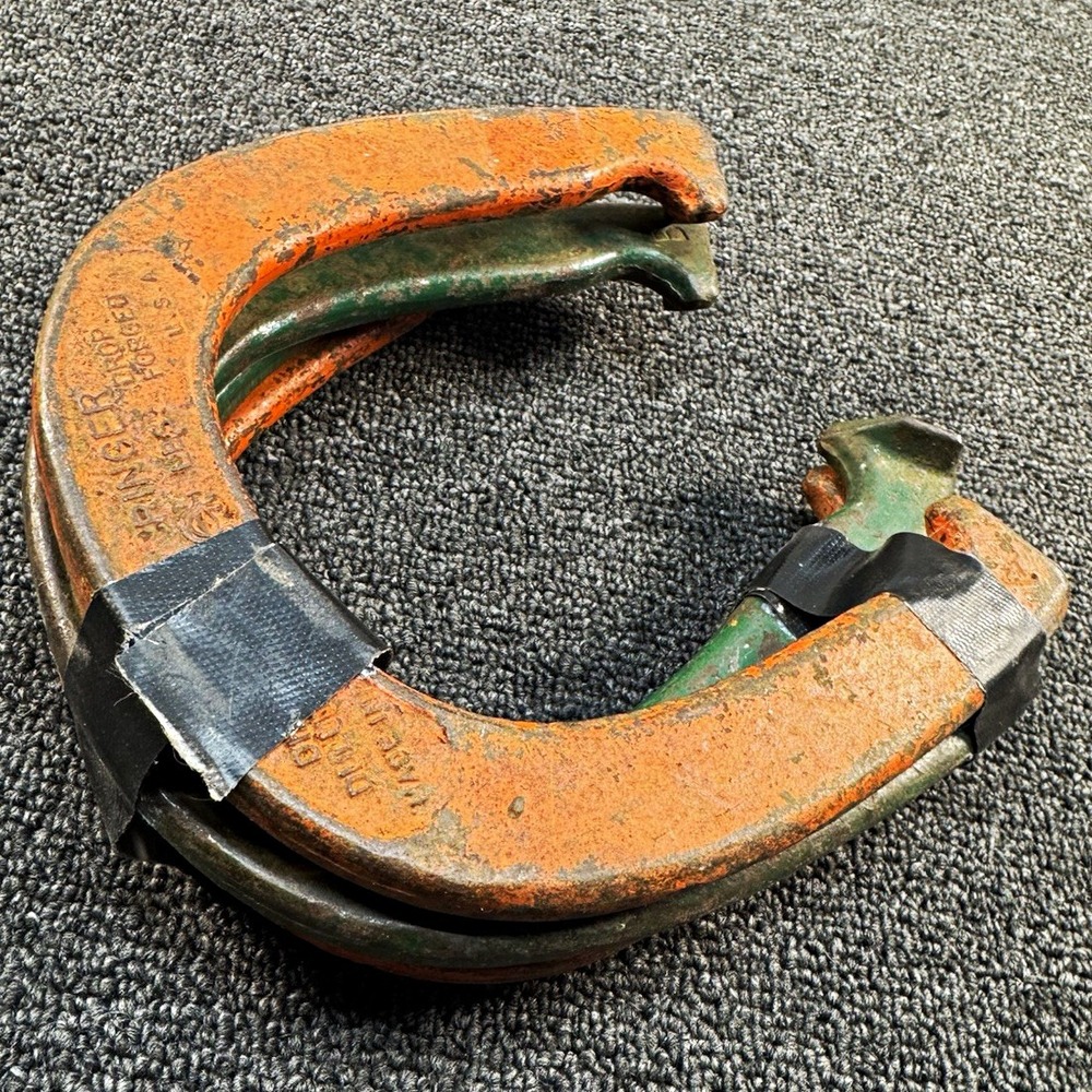 Set of 4 orange/green horseshoes